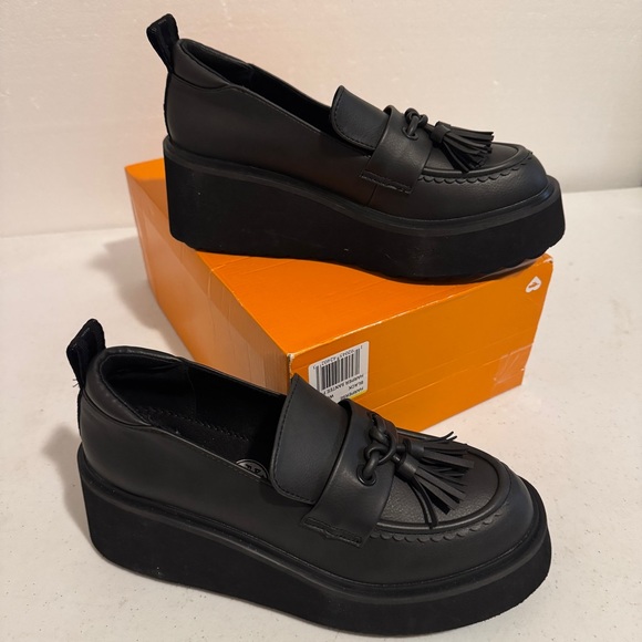 Rocket Dog Shoes - Rocket Dog Black Platform Loafers with Tassels